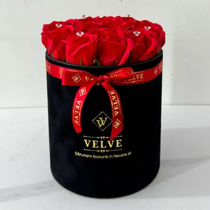 ARRANGEMENT FLORAL AVEC 15 ROSES À SAVON, FAIT MAIN, BOÎTE EN VELOURS NOIR, NOIR